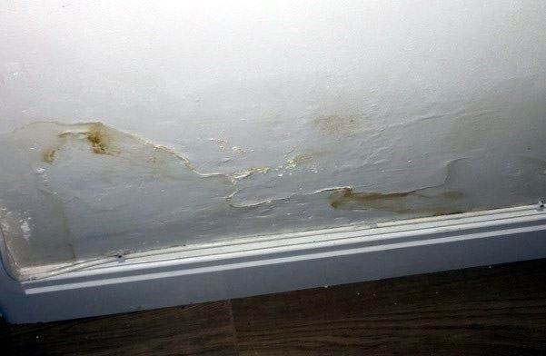 Evidence of rising dampness